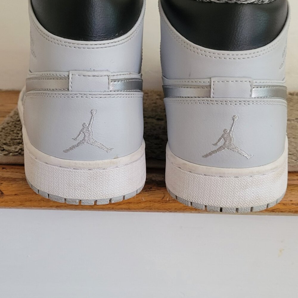 NIKE Air Jordans - Mens Size 12